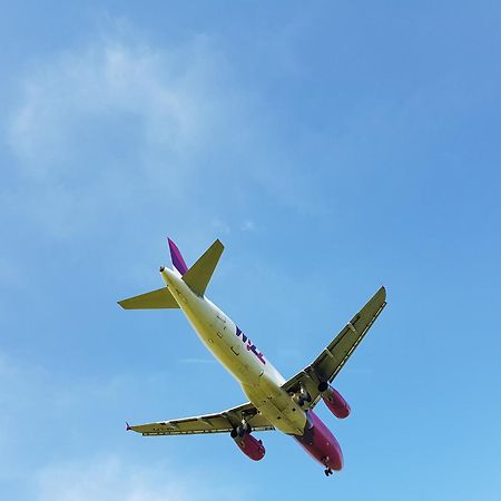 Airport Residence 3 Otopeni Ngoại thất bức ảnh