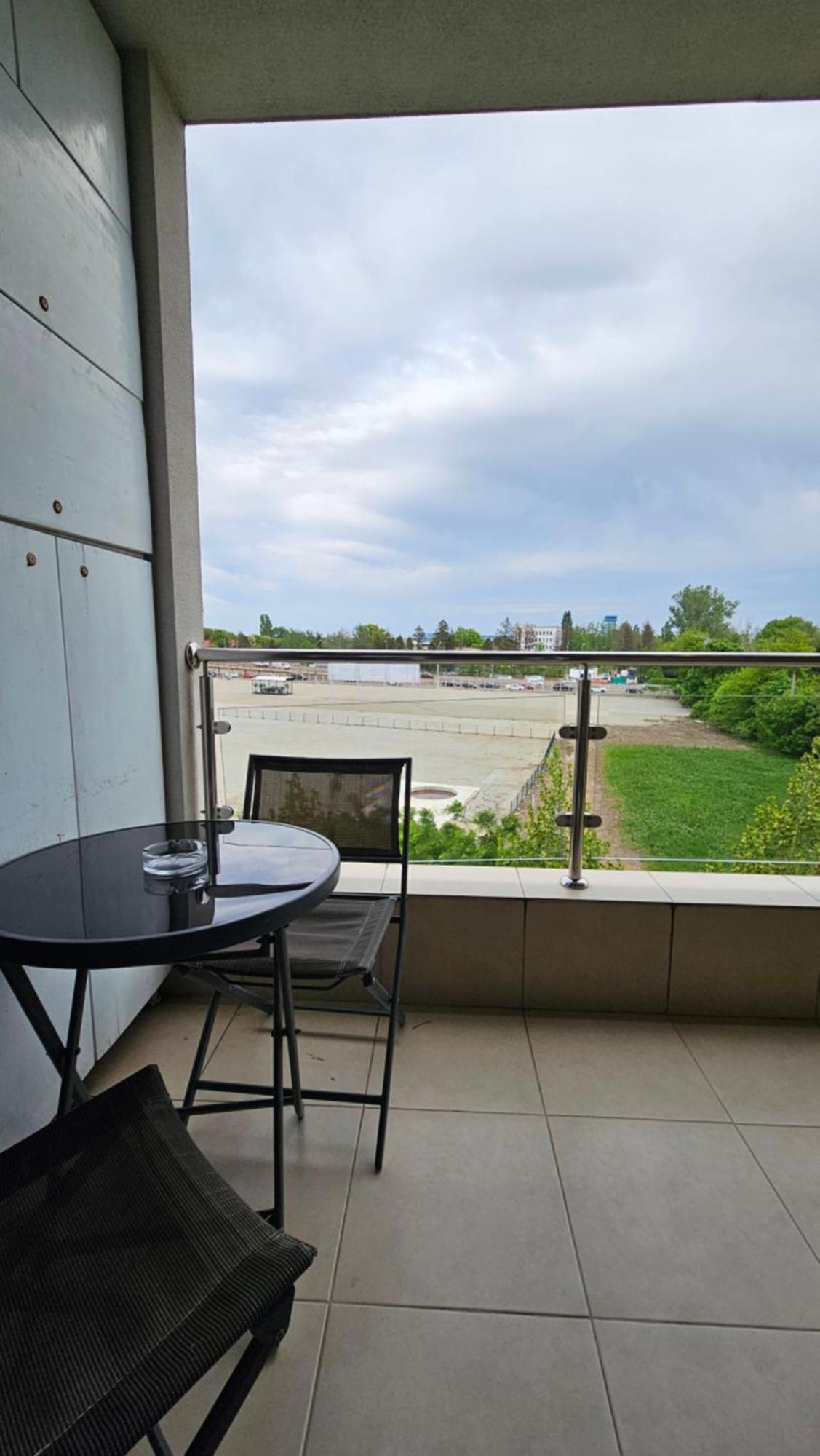 Airport Residence 3 Otopeni Ngoại thất bức ảnh