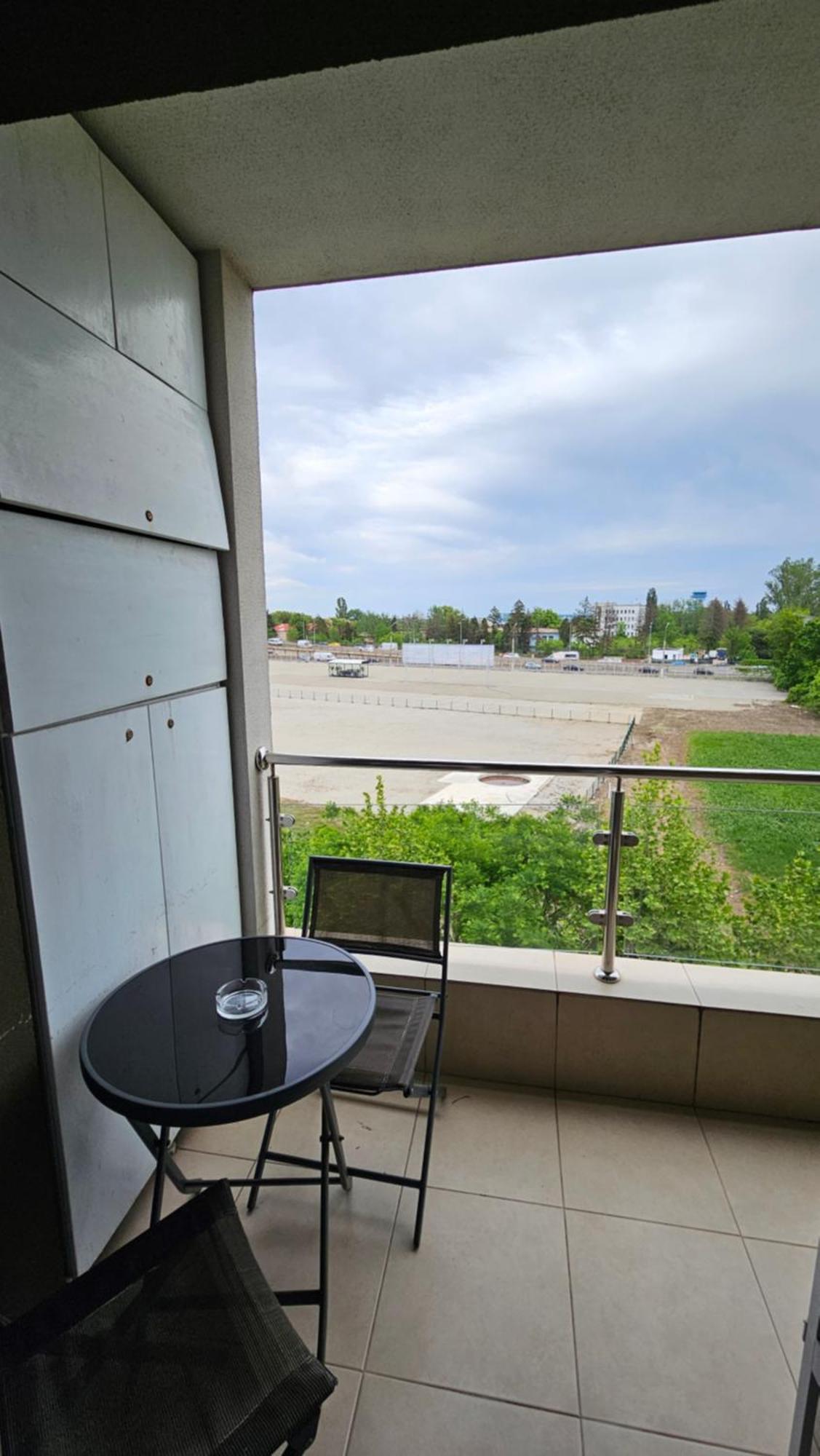Airport Residence 3 Otopeni Ngoại thất bức ảnh